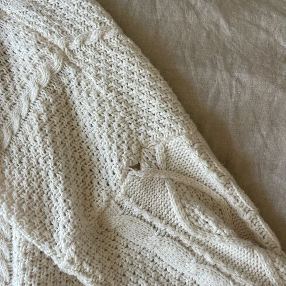 Taylor Swift RED cardigan - Picture 6 of 6